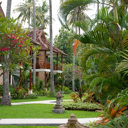 Holiday Resort Lombok Senggigi Exterior photo