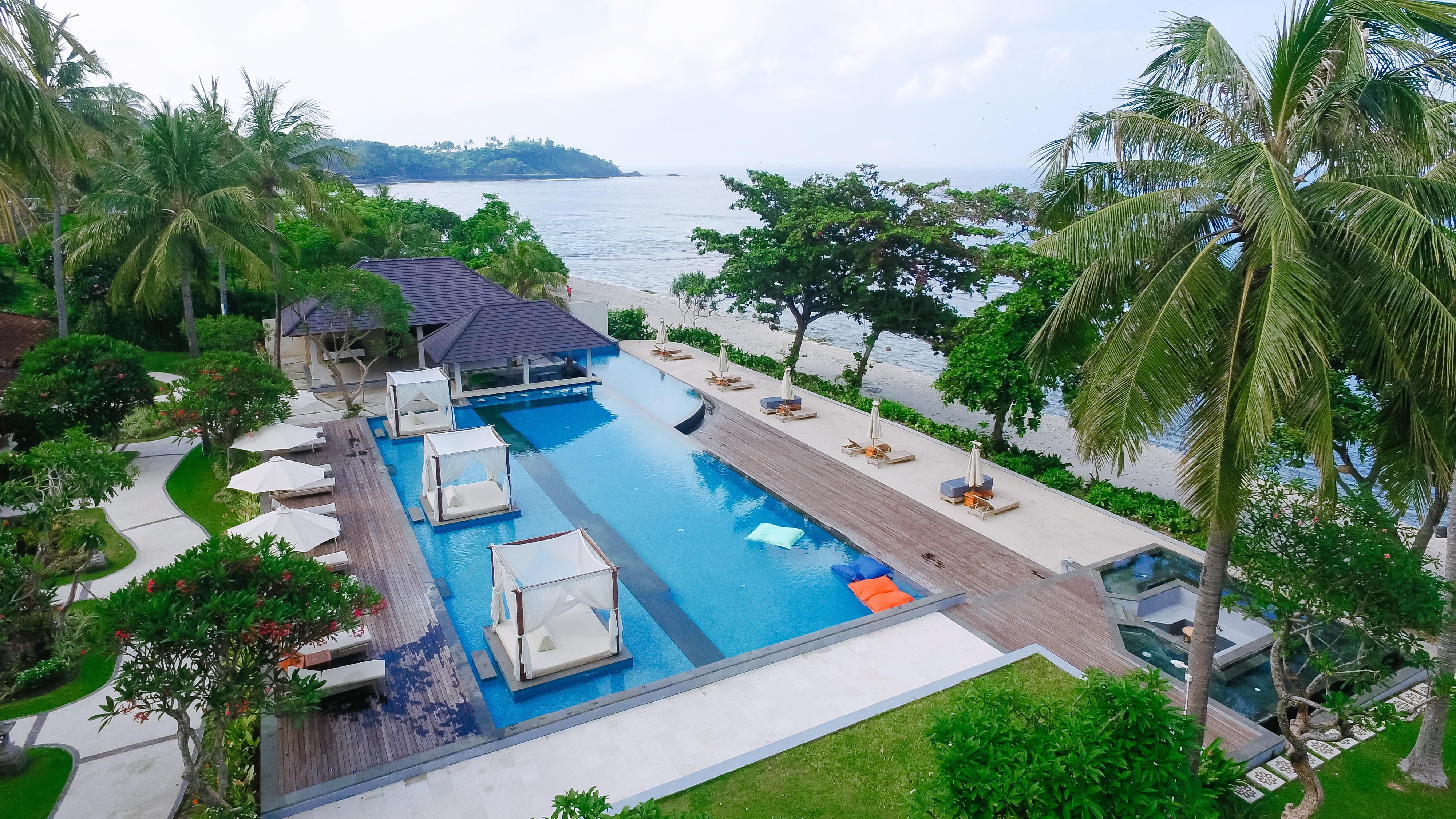 Holiday Resort Lombok Senggigi Exterior photo