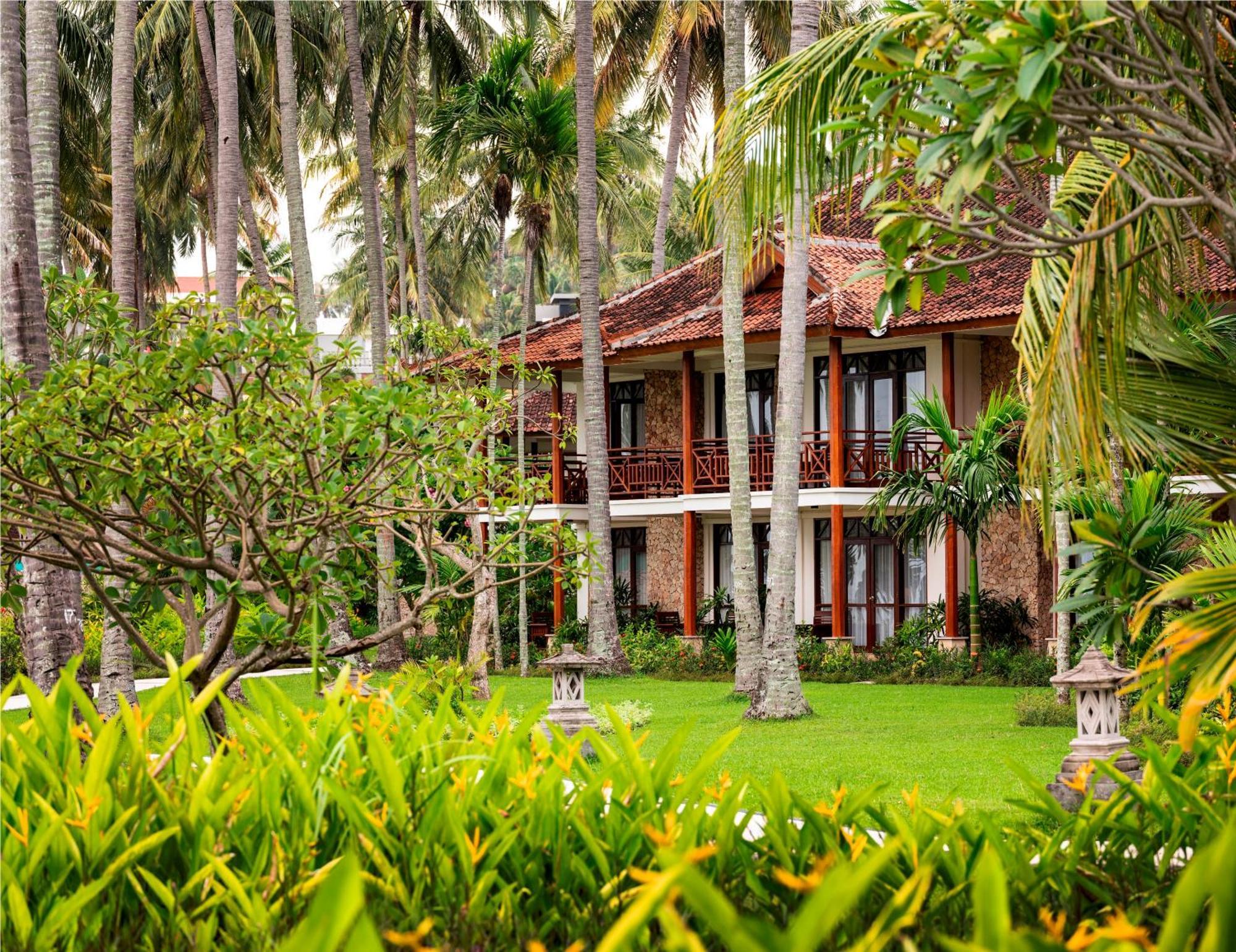 Holiday Resort Lombok Senggigi Exterior photo